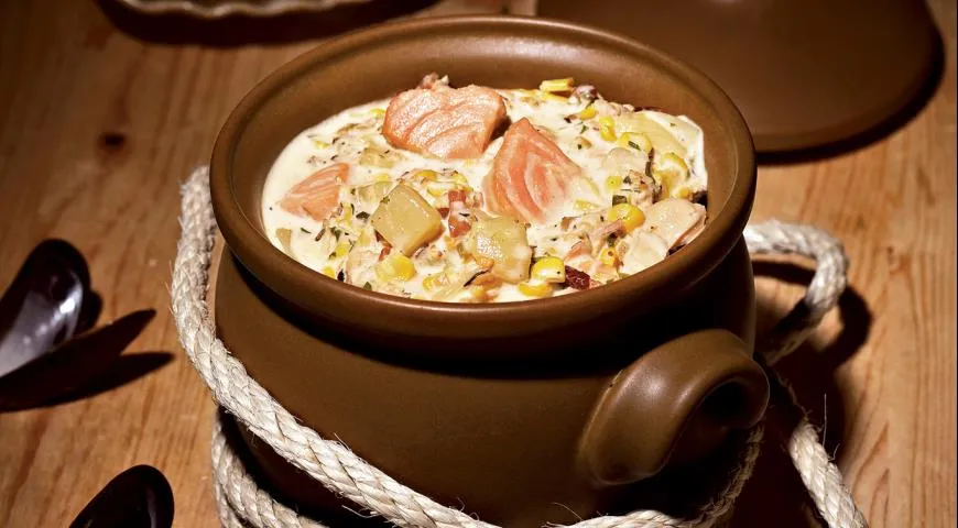 Чаудер с моллюсками и кукурузой