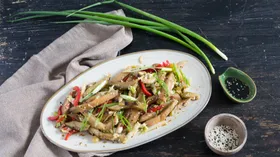 Рецепты с соусами, капустой пекинской и маслом кунжутным
