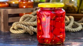 Маринованный острый перец с медом