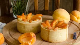 Тарталетки с абрикосами и нежнейшим кремом из маскарпоне и рикотты