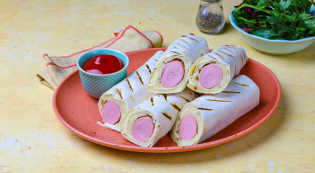 Сосиски с картошкой в лаваше