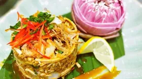 Рецепт салата из цветов банана с креветками "Yum Hua Plee" от шеф-повара ANI Private Resorts Thailand