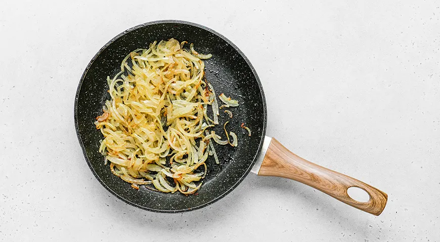 Рулетики из говядины с черносливом и грецкими орехами