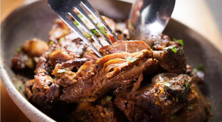 4 вещи, которые полезно знать о говяжьей грудинке, чтобы приготовить её на 5