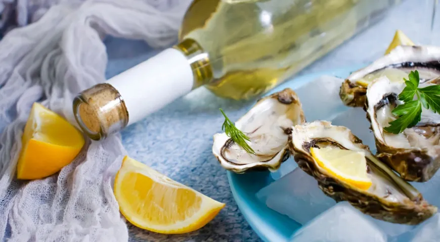 Блан де блан идеально сочетается с устрицами и морепродуктами