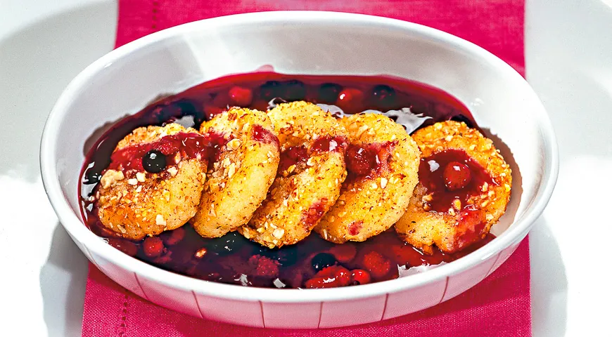 Рецепт манных биточков с ягодным киселем