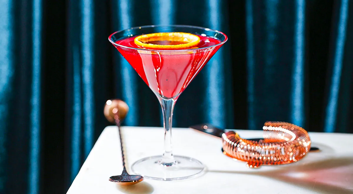 Горящий коктейль «Клюква-апельсин»