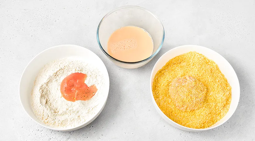 Куриные отбивные в панировочных сухарях в духовке