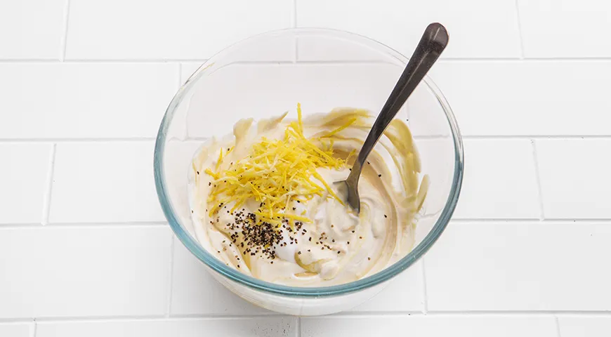 Салат из помидоров, огурцов и яиц