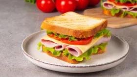 Как превратить обычный сэндвич с ветчиной и сыром в кулинарный шедевр