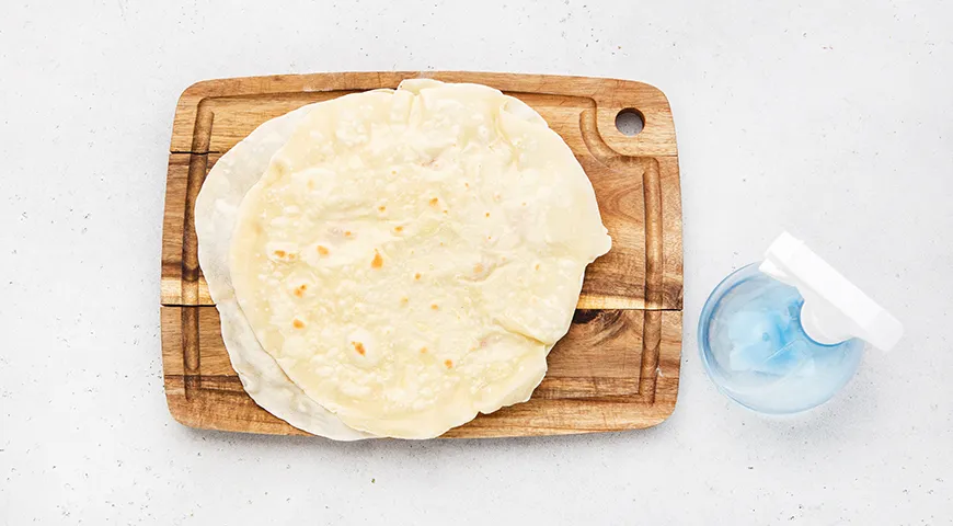 Тонкий лаваш на сковороде