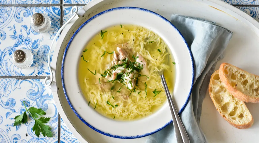 Рецепт бульона из суповой курицы с яйцом