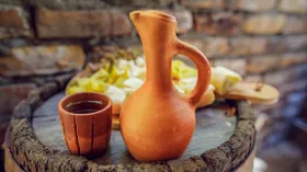 Кто и когда изобрел алкоголь: от диких фруктов до древних пивоварен