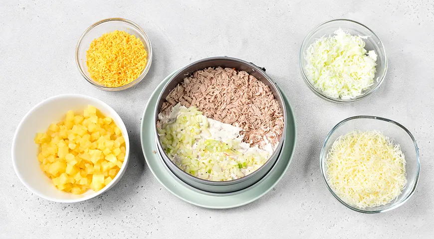 Мимоза с ананасами