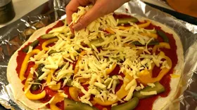 Простые рецепты с колбасой и соусом томатным