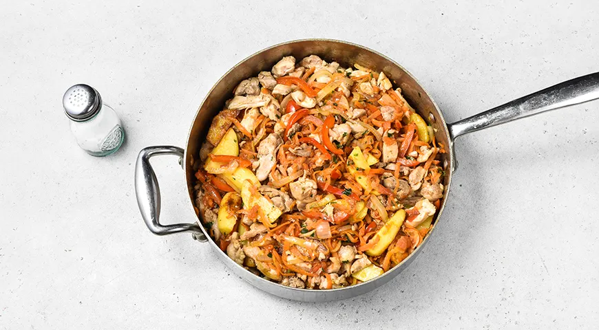 Жаркое из курицы с картошкой