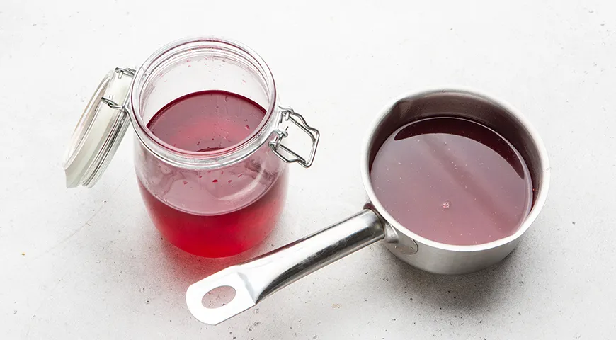 Настойка из клюквы с медом и мятой по-домашнему