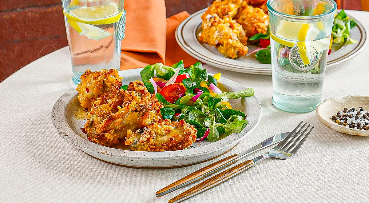 Хрустящие куриные крылья в медовом соусе