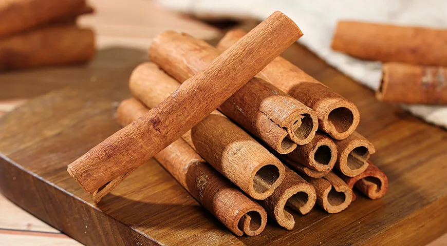Хорошие палочки кассии — крупные, с ровной и гладкой поверхностью
