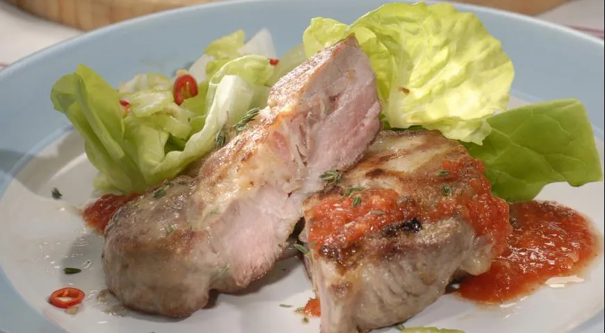 Свиная отбивная с беконом