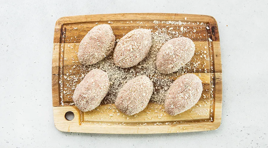 Котлеты свиные, жаренные в панировочных сухарях