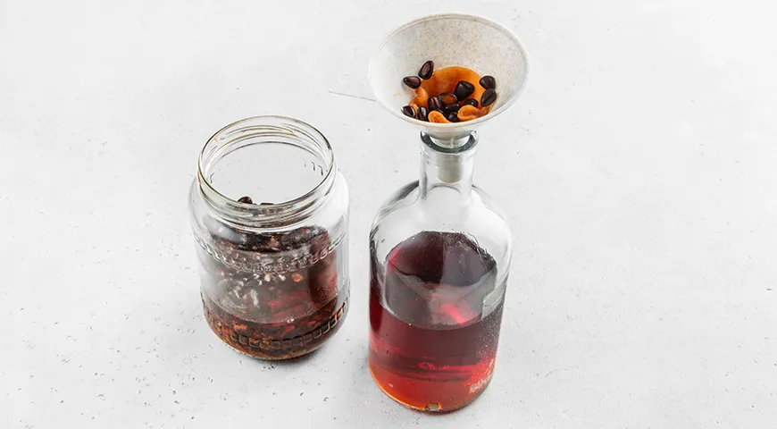 Настойка на кедровых орешках на самогоне