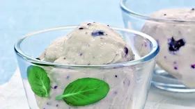 Рецепты с кисломолочными продуктами, ягодами и сливками
