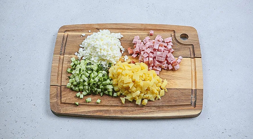 Окрошка с ветчиной на квасе