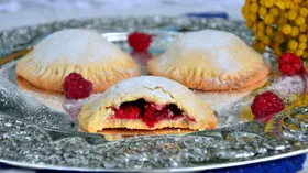 Рецепты с яйцом куриным, сливочным маслом и малиной