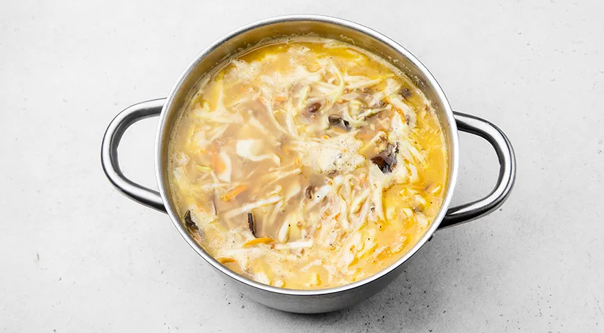 Щи с гречкой и свежей капустой