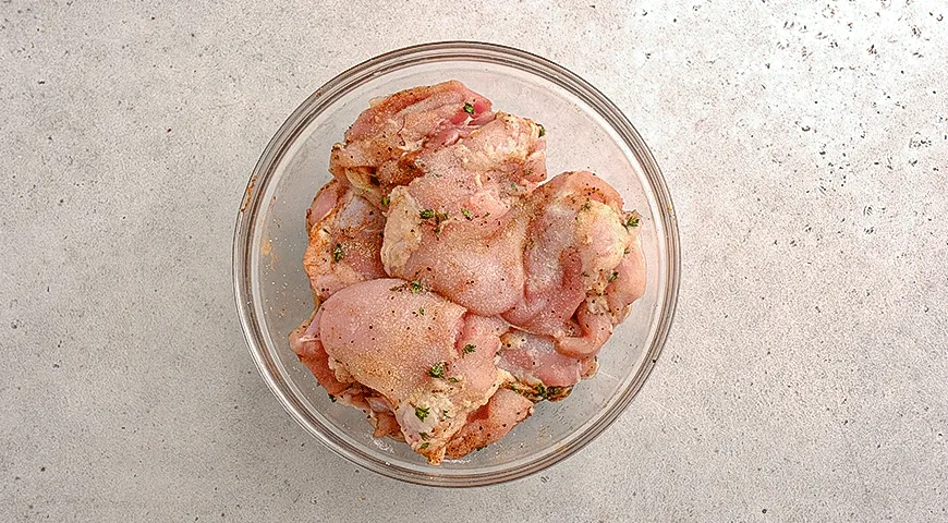 Курица с яблоками и сидром