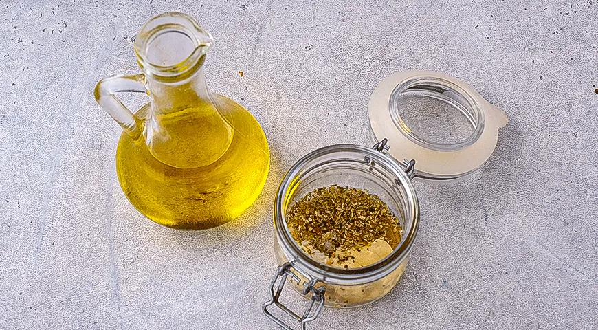 Итальянский салат с салями