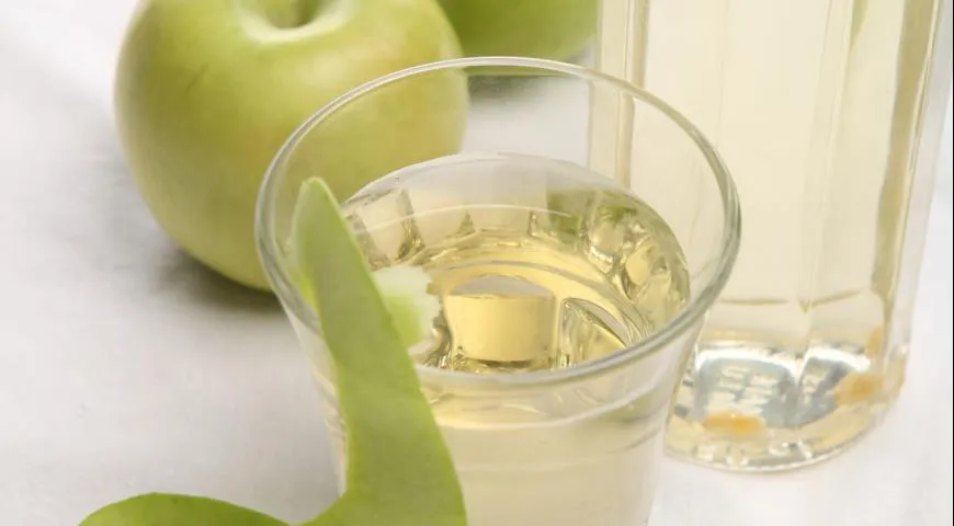 Холодные напитки с яблоками