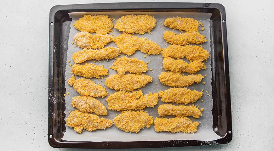 Куриное филе в панировке из сыра и кукурузных хлопьев в духовке