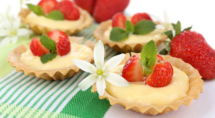 Песочная корзинка с фруктами
