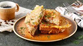 Рецепты с твёрдыми сырами, яйцом и варёной колбасой