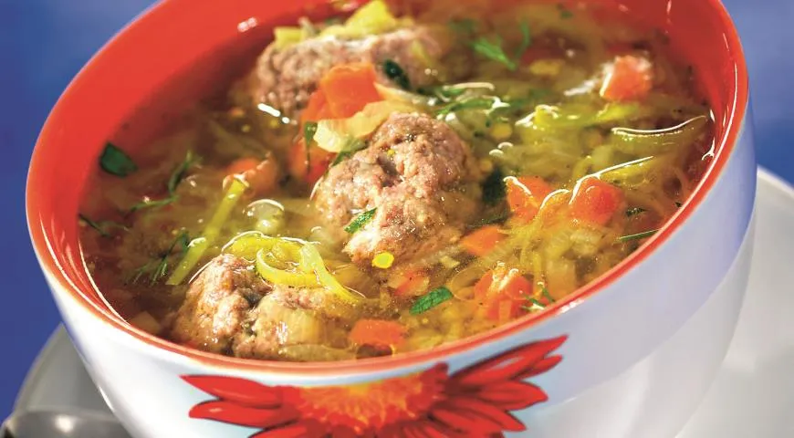 Овощной суп с мясными фрикадельками