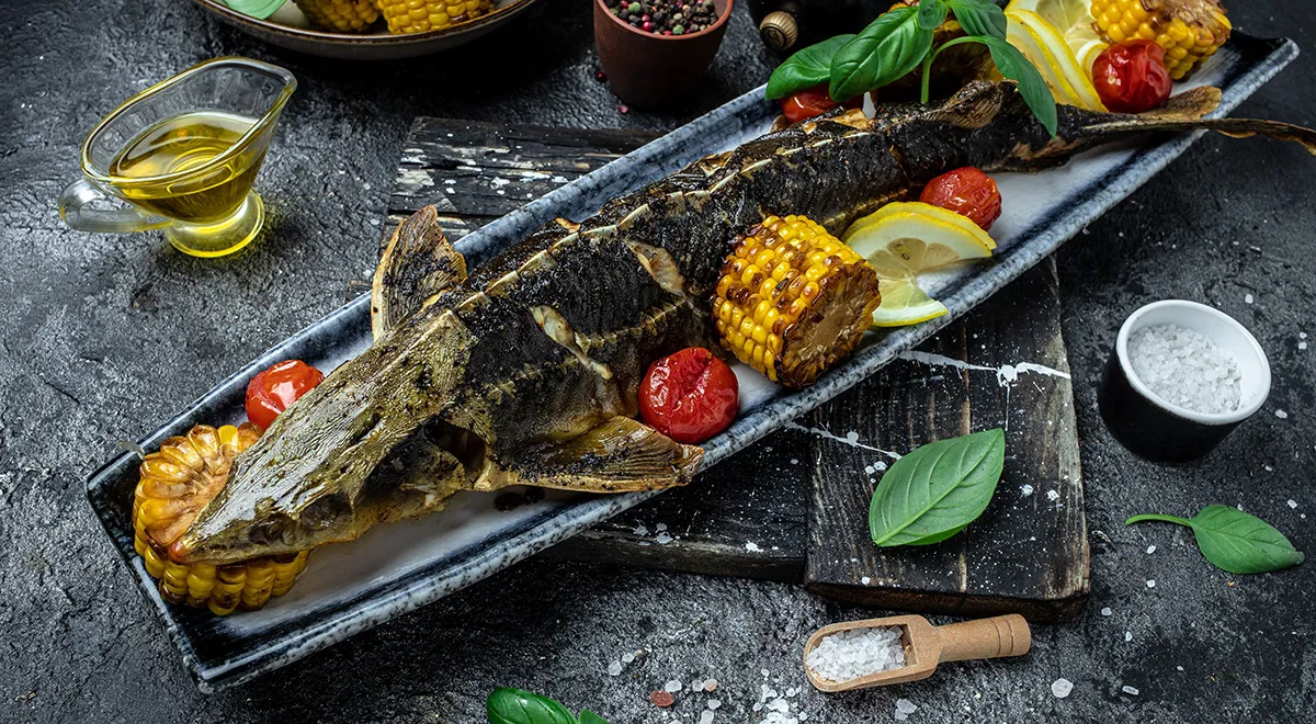 Рецепт осетра, запеченного в духовке целиком