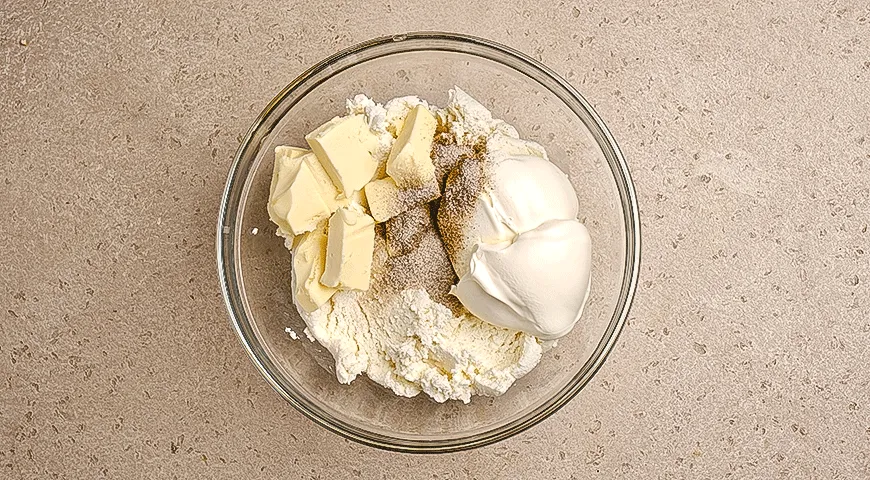 Ягодно-маковая творожная пасха