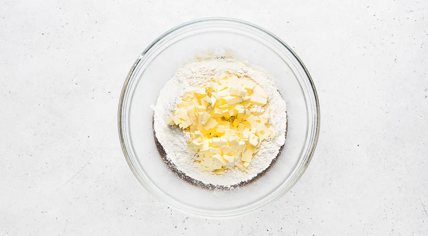 Французский луковый пирог с копченой грудинкой