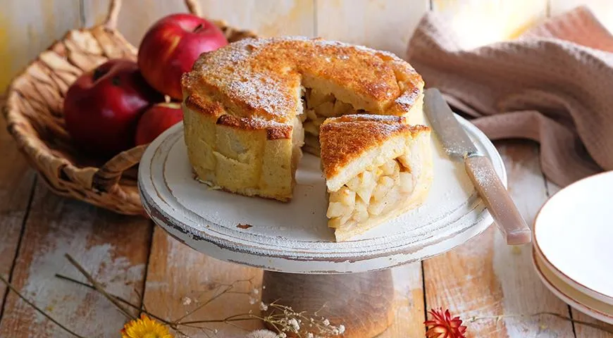 Северная шарлотка из ржаного хлеба с брусникой и яблоками, пошаговый рецепт с фото