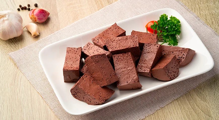 Нарезанный кровяной тофу