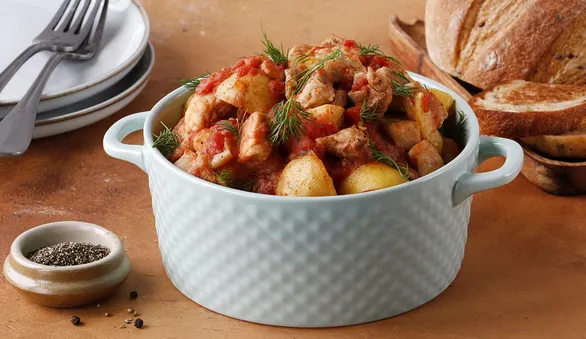 Картошка, тушенная со свининой
