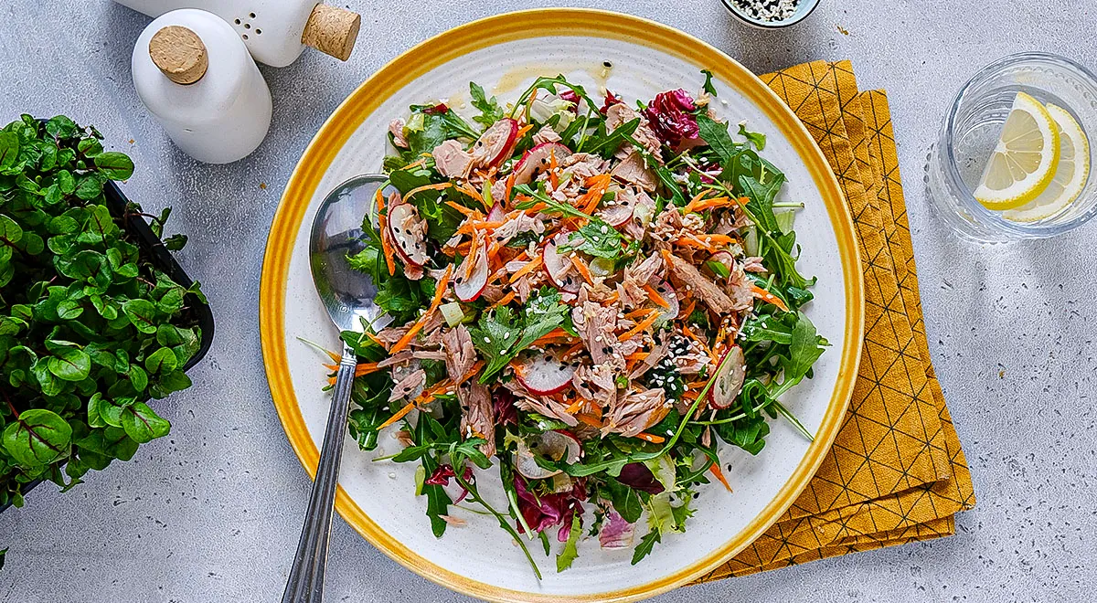 Азиатский салат из тунца