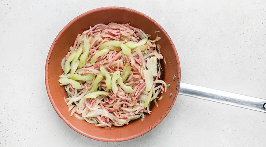 Гороховое пюре с колбасой