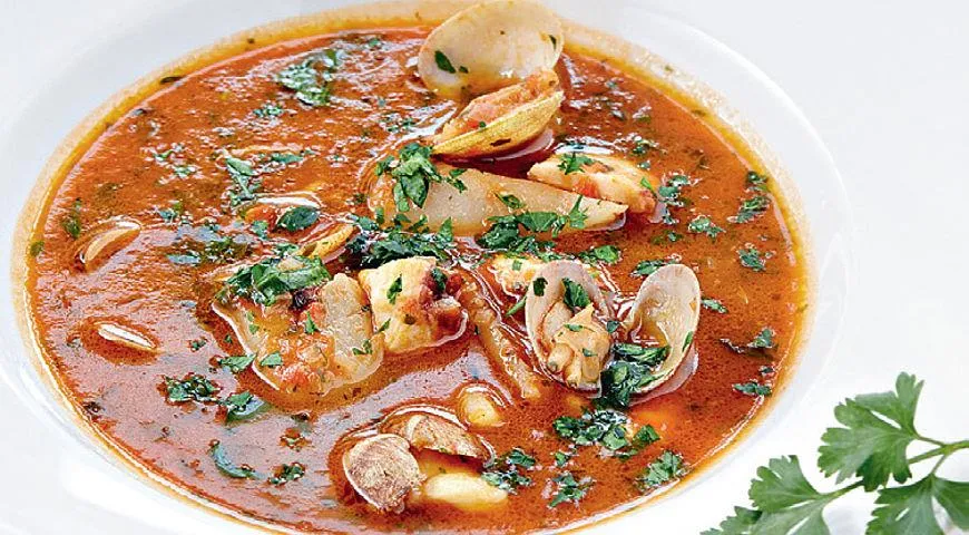 Испанский суп с морепродуктами - Лайфхакер