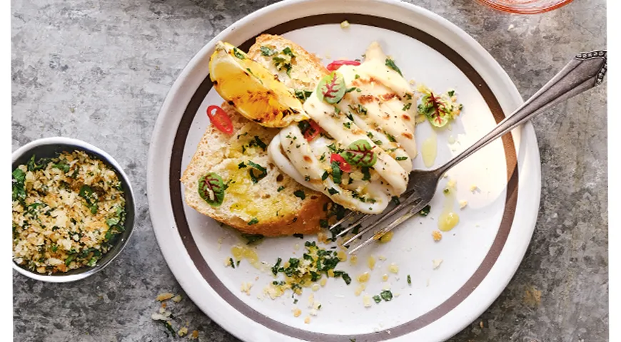 Салат с кальмарами и огурцом - 39 рецептов самых вкусных и простых с пошаговыми фото