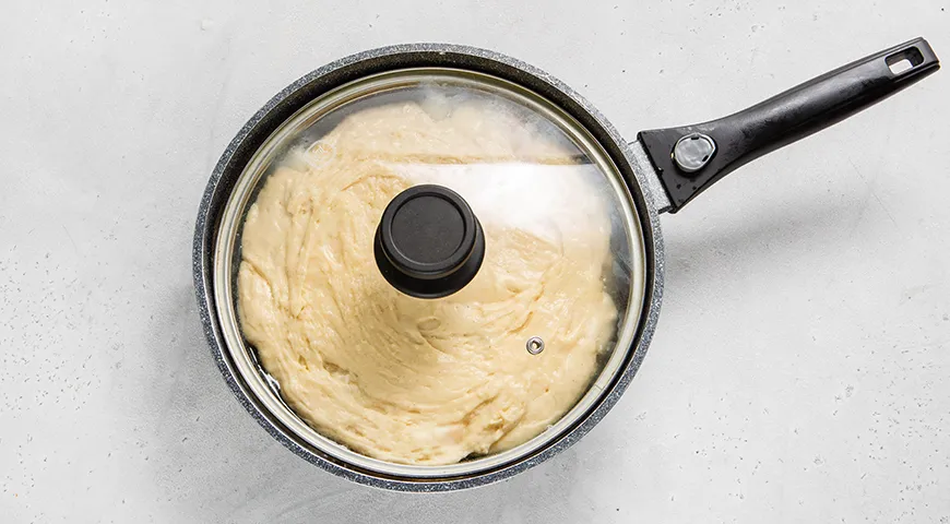 Яблочный пирог на сковороде