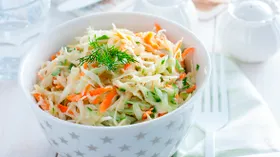 Салат из свежей капусты, огурца и моркови