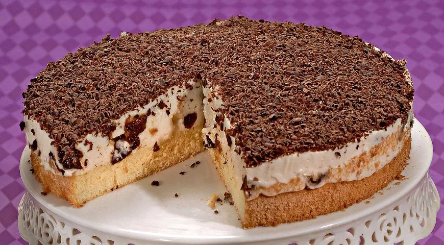 Сметанно-творожный торт с черносливом